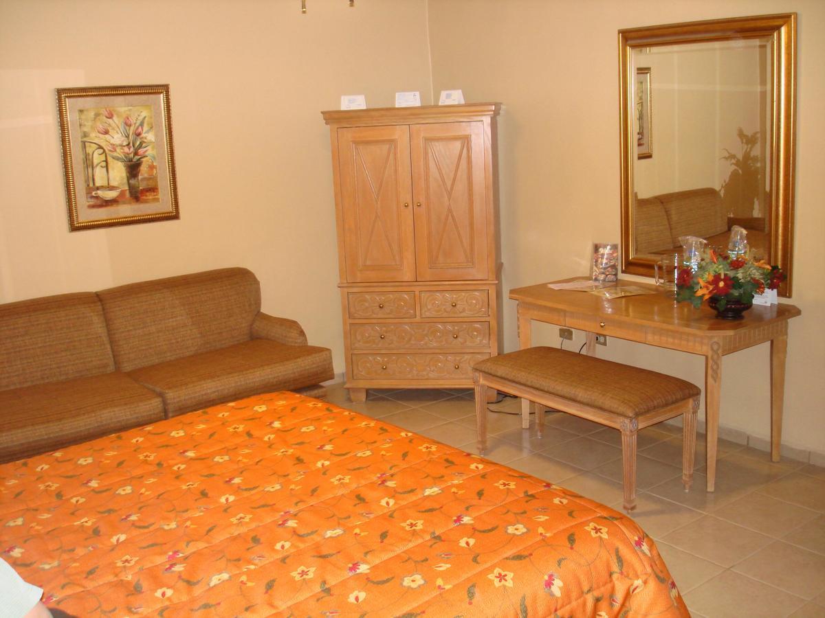 Hotel El Dorado Sabinas Buitenkant foto